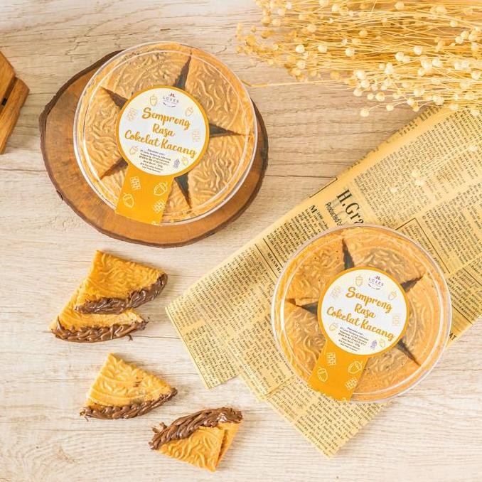 

Semprong Isi Coklat Kacang | Loves Choconut Camilan Tradisional Stok Terbatas