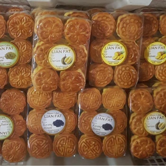 

IX Moon Cake / Mooncake / Kue Bulan Durian, Nanas, Kc Hijau, Kc Hitam