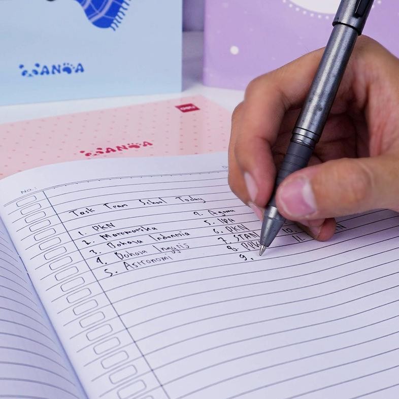 

Deli Writing Book / Notebook / Buku Tulis Sekolah A5/B5 38/42 Lembar CNA538 CNB542