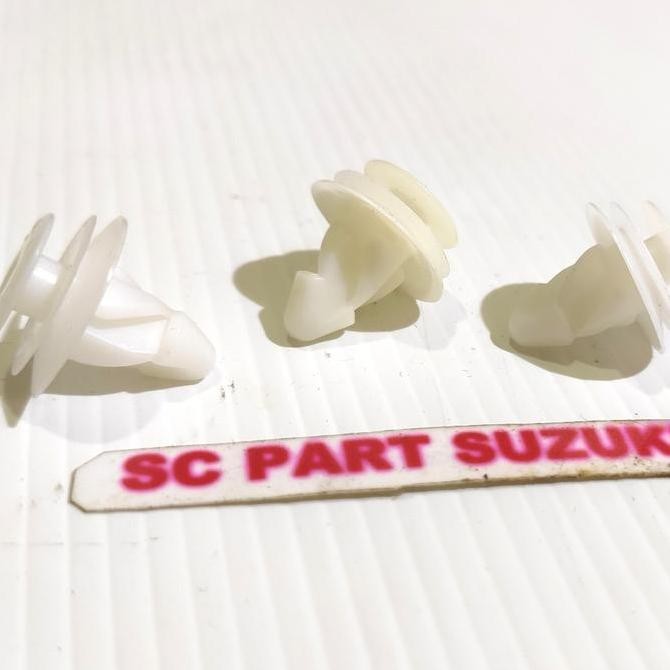 Kancing clip door trim pintu suzuki vitara escudo sidekick.