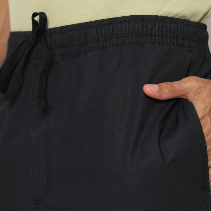 RBJ Celana Pendek Karet Parasut Polos Pria