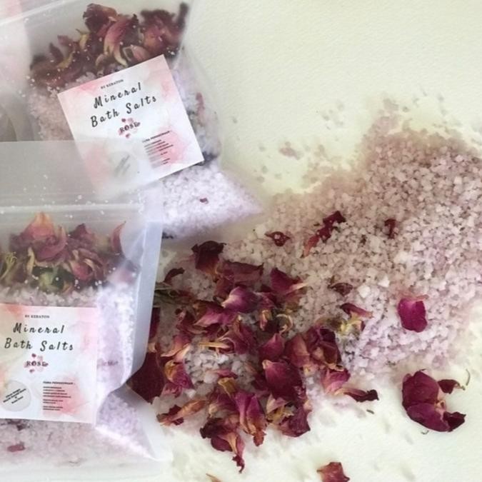 

(Terbaru) Garam Mandi Garam Mineral Bath Salt 100% Natural Garam Mandi Aroma Terapi Bath Salt/Spa Kaki (Terlaris)