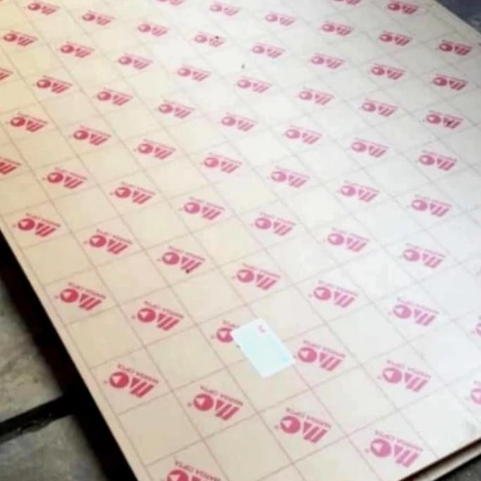 

Kaca Akrilik Lembaran Utuh 122X244Cm Clear Bening Merek Mc Marga Cipta Kualitas Terbaik Harga Termurah