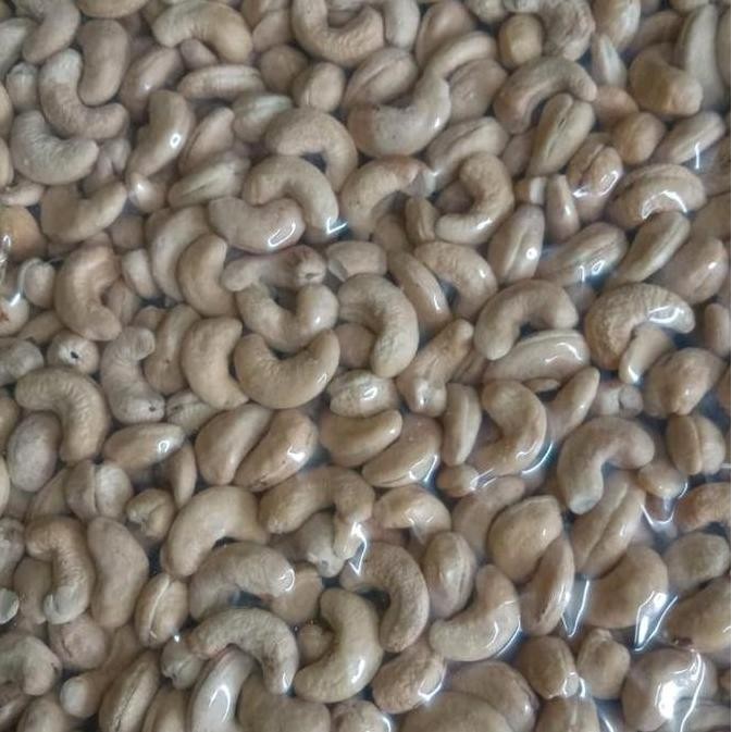

kacang mete mentah SULAWESI 1kg Camilan Snack Food