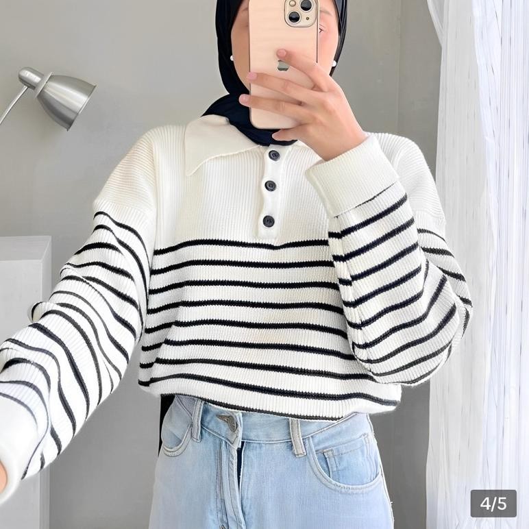 Sweater Rajut Strip Kancing Depan