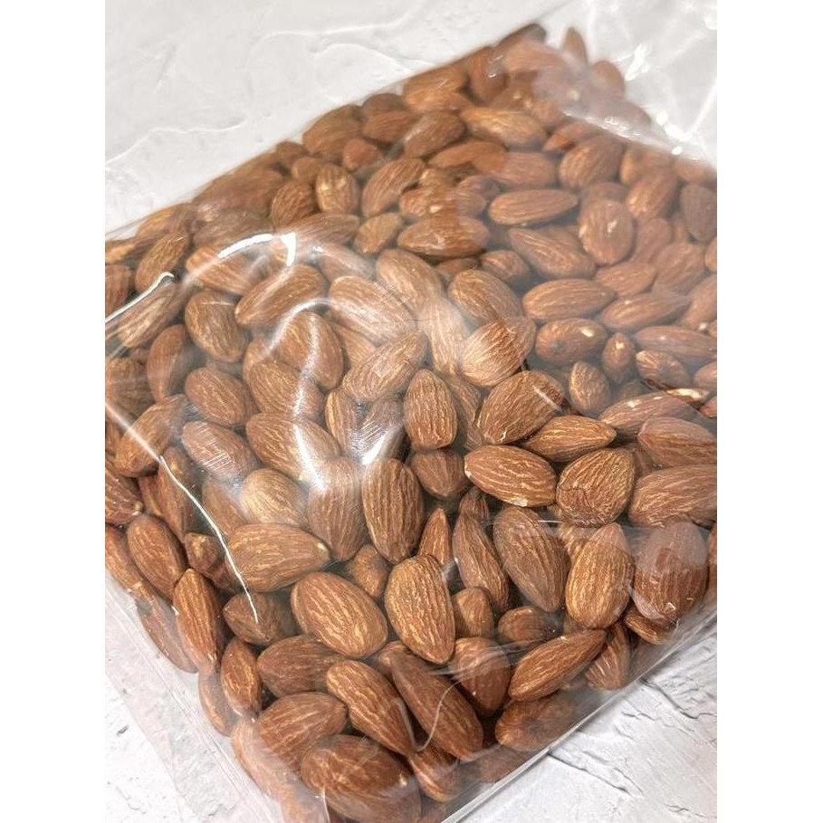 

1Kg Almond Panggang Kupas Tawar / Kacang Almond Roasted Plain