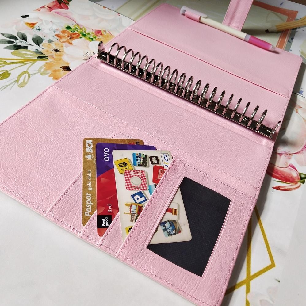 

Binder Motif Paris Lovers Ukuran A5 20ring Dan B5 26ring Bahan Kulit Sintetis Glosyy Binder Aesthetic