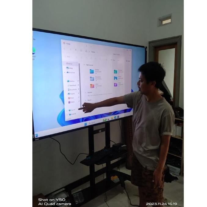 Interactive Tv Smartboard 75 Inch Smart Tv Touchscreen New Stok