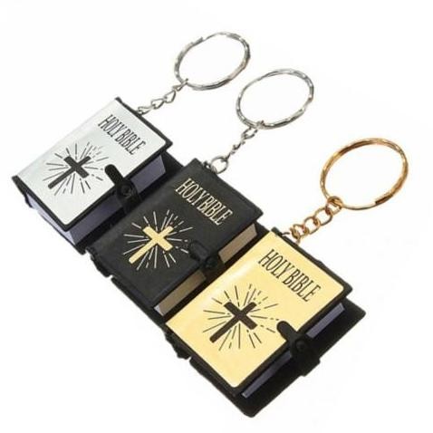 

Jual Gantungan Kunci Alkitab Mini Kecil Bahasa Inggris Holy Bible Souvenir
