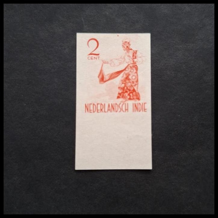 

DISKON PRANGKO INDONESIA-NED INDIE 1941. SERI PENARI. 2 CENT JAVENESE DANCER. CETAK PERCOBAAN WARNA (MERAH) TANPA PERFORASI. !