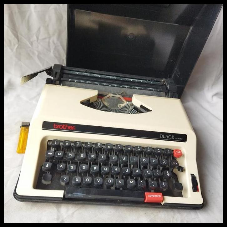 TERMURAH PAJANGAN VINTAGE MESIN TIK BROTHER BLACK SERIES