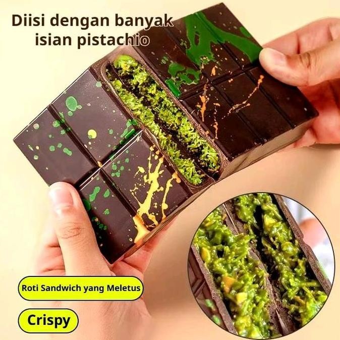 

Chocolate Dubai Crispy "Pistachio Kunafe" Berat 210 Gr Size 16*8 , Coklat Viral Lembut Meleleh Dimulut Food Cocoa Cemilan Makanan Coklat Snack Cokelat