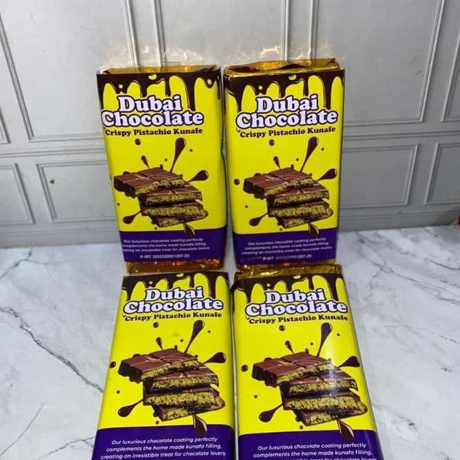 

[ Besar ] Coklat Dubai Versi Lokal Pistachio Kunafe Chocolate Original Ukuran 16X8 Besar Food Snack Cemilan Cokelat Jajanan Manis Biskuit Makanan Kaleng Chocolates