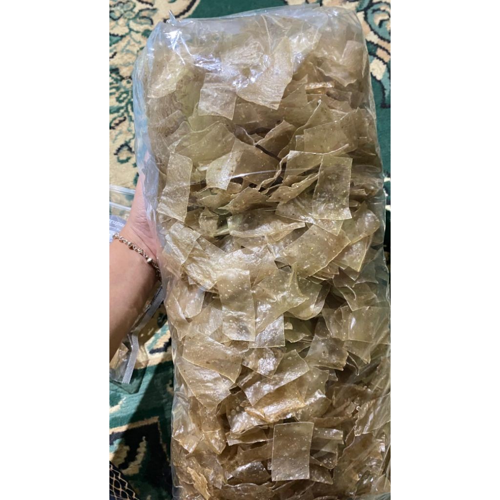 

Kerupuk jengkol mentah