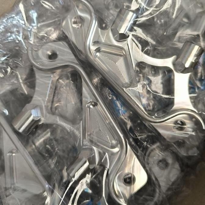 Breket Kaliper KTM/8.1 Disk 220mm Beat Scoopy Vario Disk 220mm