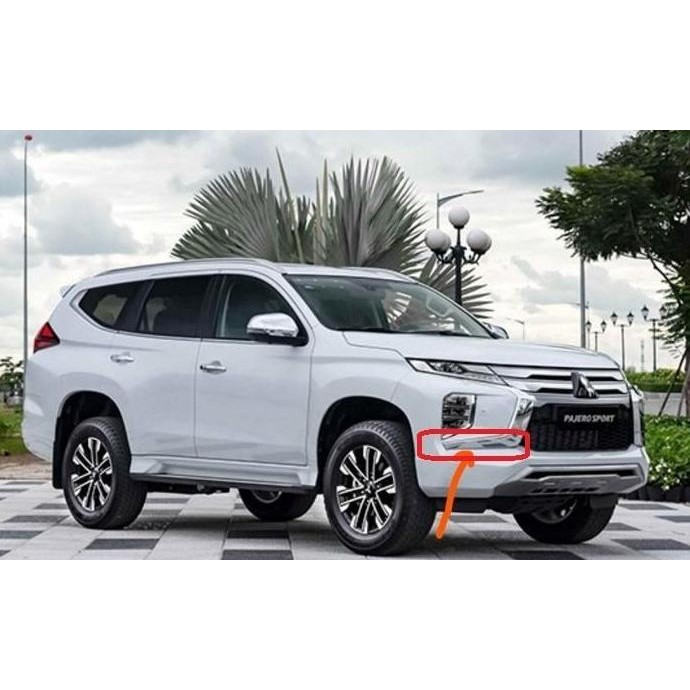 List Garnish Bumper Bemper Depan All New Pajero Sport 2021-2023 Bawah