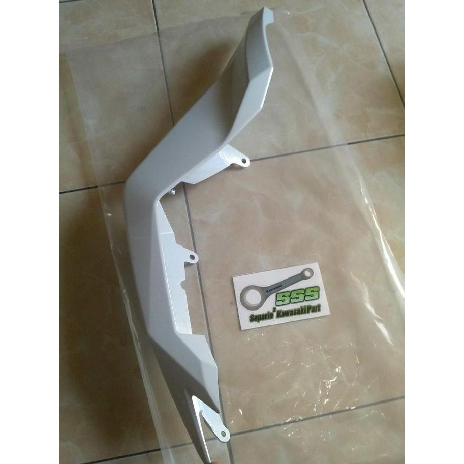 bodi belakang ninja 250 fi putih kiri