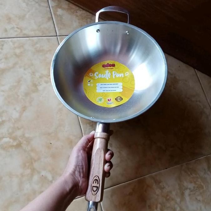 

WAJAN GAGANG KAYU EDEA size 10 12 / SAUTE PAN 10 12 / TEFLON BAKMI SEBLAK ANTI LENGKET