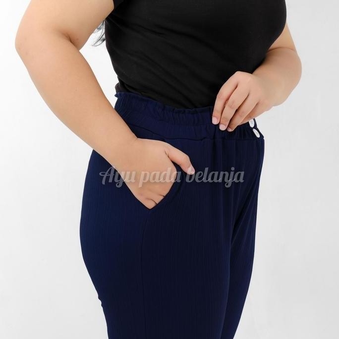 

Celana Wanita Joolly Pants Knit Jumbo Full Karet Model Pensil Nyaman