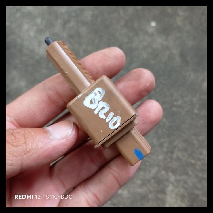 DISKON M28988 SWITCH SENSOR PEDAL REM MOBIL HONDA BRIO MOBILIO ORIGINAL COPOTAN 