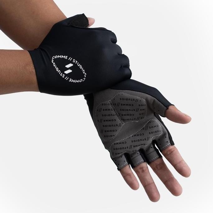 Comme Studios Mitts Black