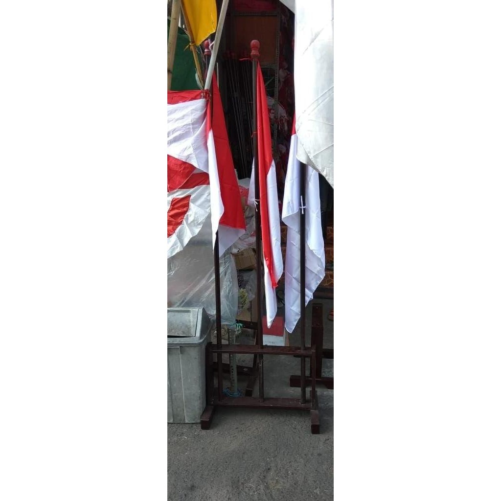 

Tempat Tiang Atau Kayu Bendera Indonesia Merah Putih 3 Lubang