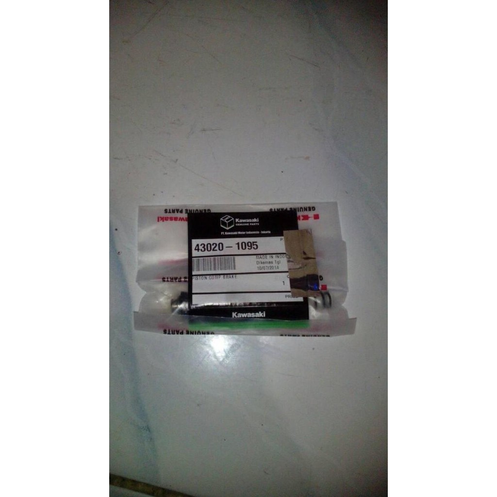 baru seal piston master rem depan kawasaki zx130 (43020-1095)