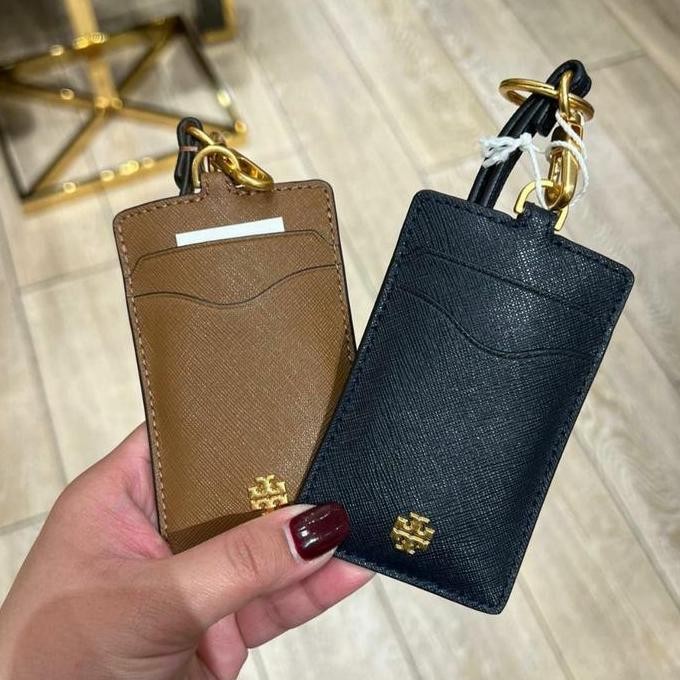 

TERBARU - Kartu Nama Name Tag Tory Burch TB Emerson Lanyard 100% Original