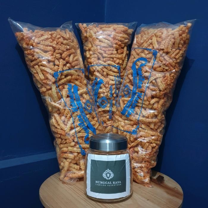 

SEDIA! Cemilan Krupuk Manggar 850gr Krupuk Akar Renyah Pedas Ori!!