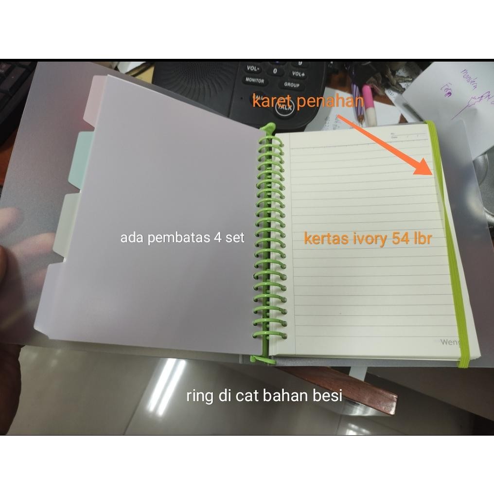 

map binder wengu looseleaf karet warna B5 b0172 isi 54 lembar plus sekat ring besi Warna random ga bs pilih DiM