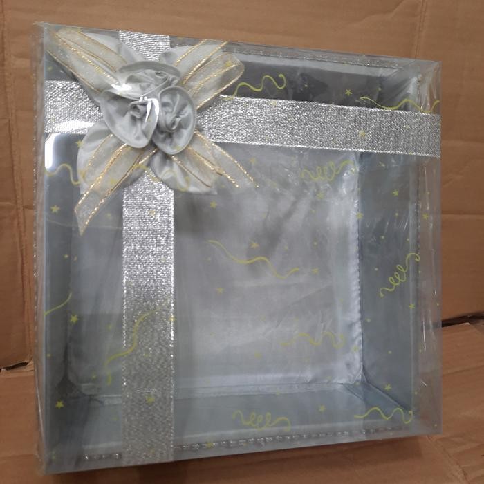 

Bis Kotak Hantaran Seseraha Mika Tempat Kue Warna Silver