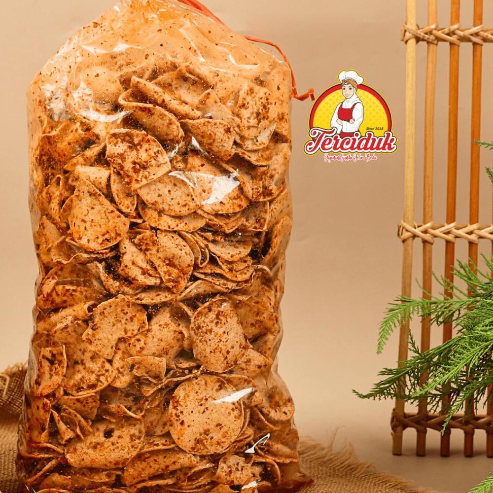 

TERCIDUK - KERIPIK BASRENG BULAT BUMBU PEDAS DAUN JERUK 500G Nugi