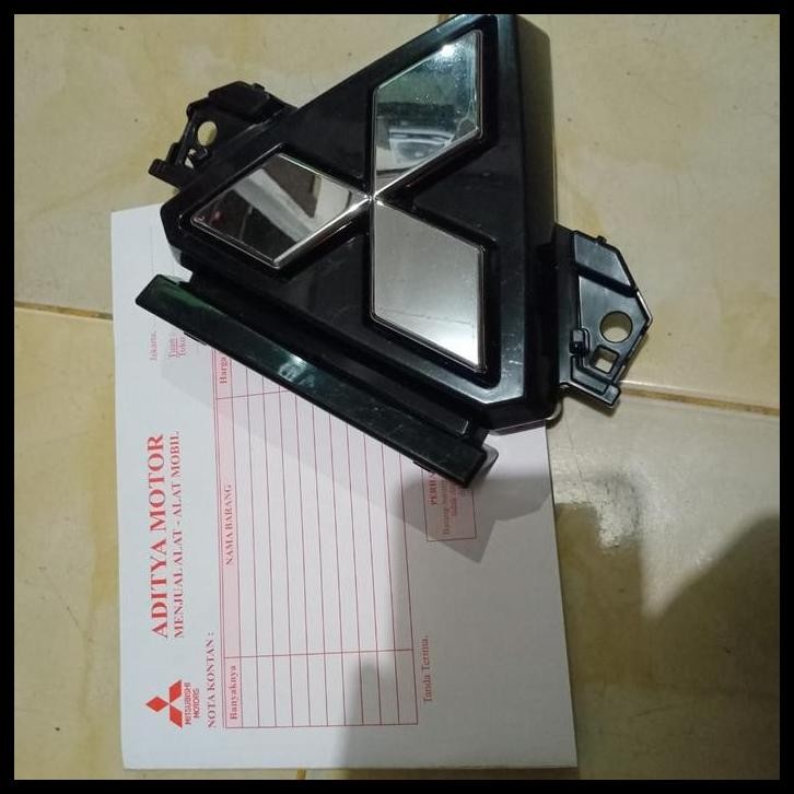 GRATIS ONGKIR EMBLEM LOGO MERK TIGA BERLIAN NEW XPANDER CROSS 2021-2024 