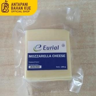 

Keju Mozzarella Eurial 1kg Antapani Bahan Kue Nugi