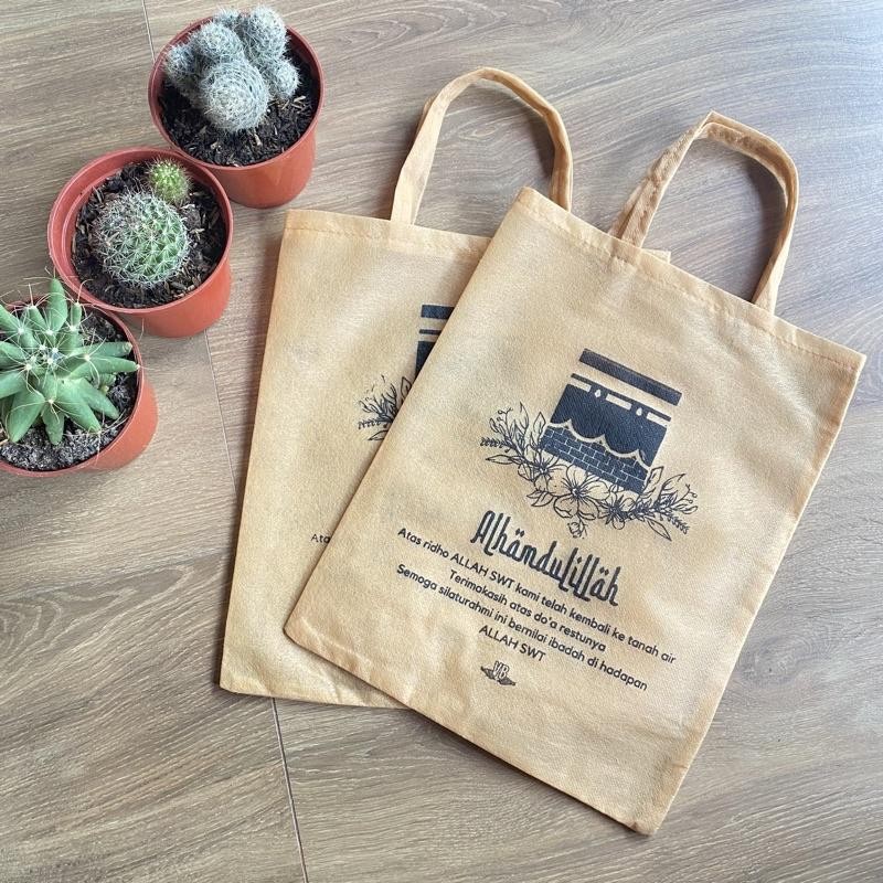 

Kkim Tas Souvenir Haji Dan Umroh Spunbound Terlaris Termurah Gambar Ka'Bah Goodibag Oleh - Oleh Haji Ready Siap Kirim F25X30