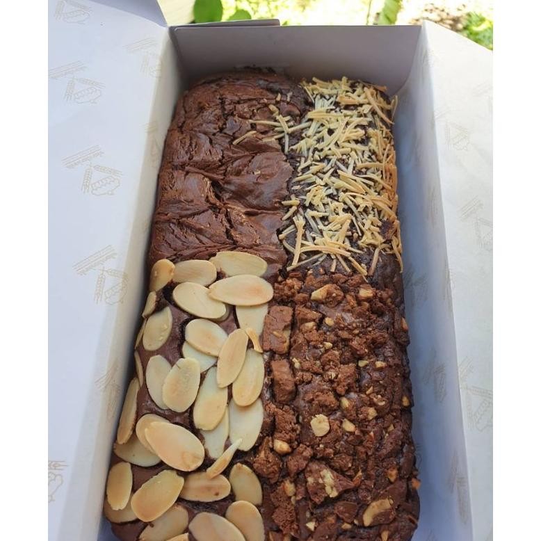 

Four Topings Fudgy Brownie Nugi