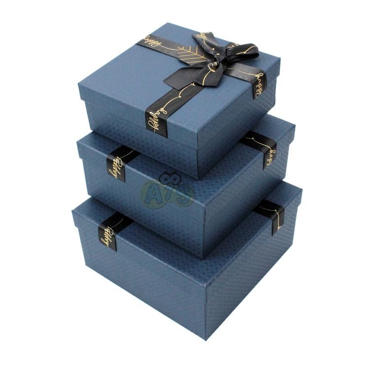 

Kotak Kado Persegi Desain Menarik Warna Pilihan Nugi