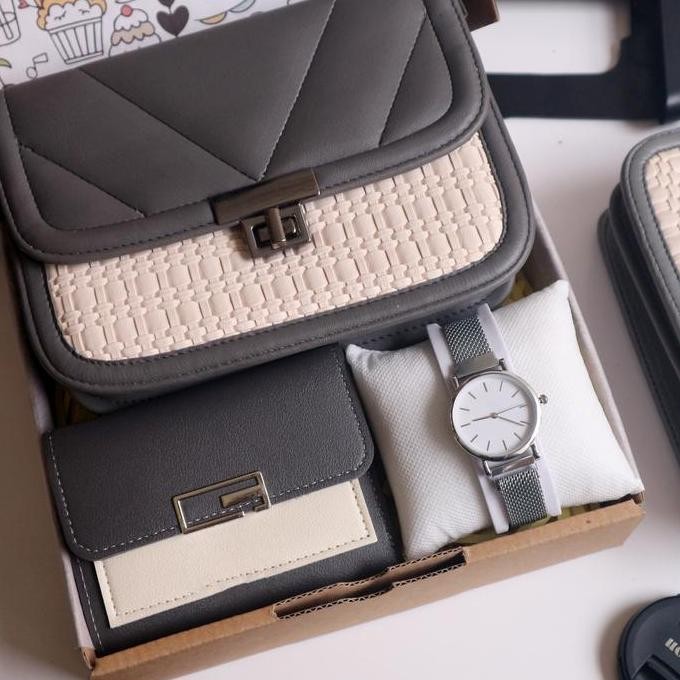 

Produk Baru!! Hampers Lebaran Cewek | Parcel Hari Raya Kado Ulang Tahun Muslimah