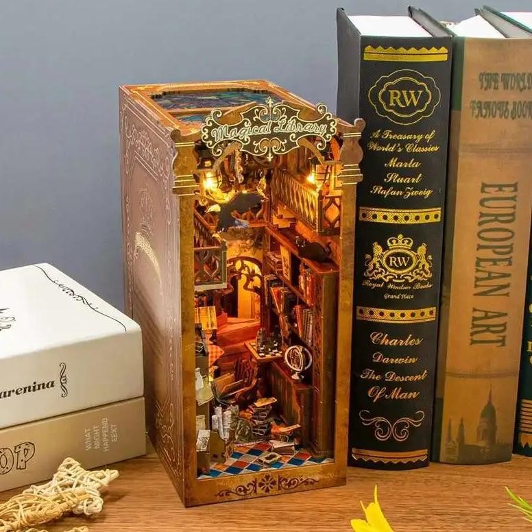

(PO) Retro Magical Library DIY Wooden Book Nook Figurines Miniatures Kits Bookshelf Home Bookend Decoration For Adult Handmade Gifts