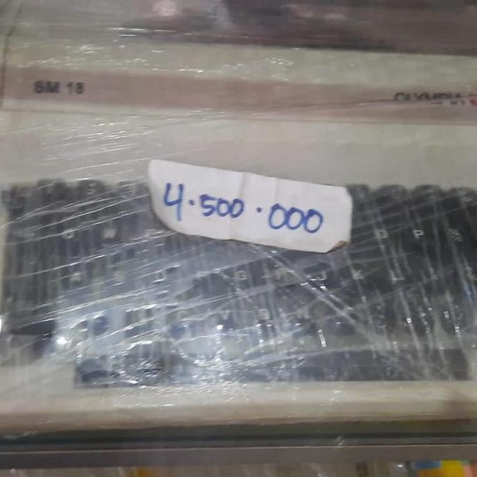 ~~~~~] Mesin ketik OLYMPIA SM 18