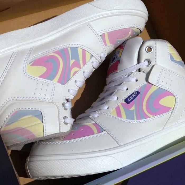 OW Aerostreet x paddle pop x walls