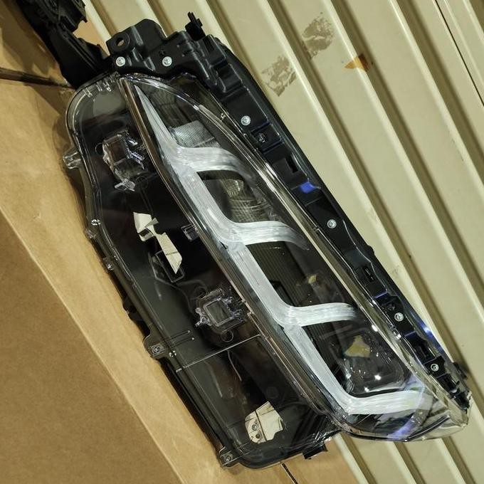 Head Lamp Lampu Depan Toyota Fortuner Legender