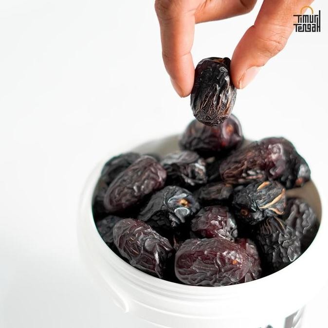 

Timur Tengah Kurma Ajwa Ember 850 Gr Premium Favorit Nabi Dates Madinah Original High Quality #Gratisongkir