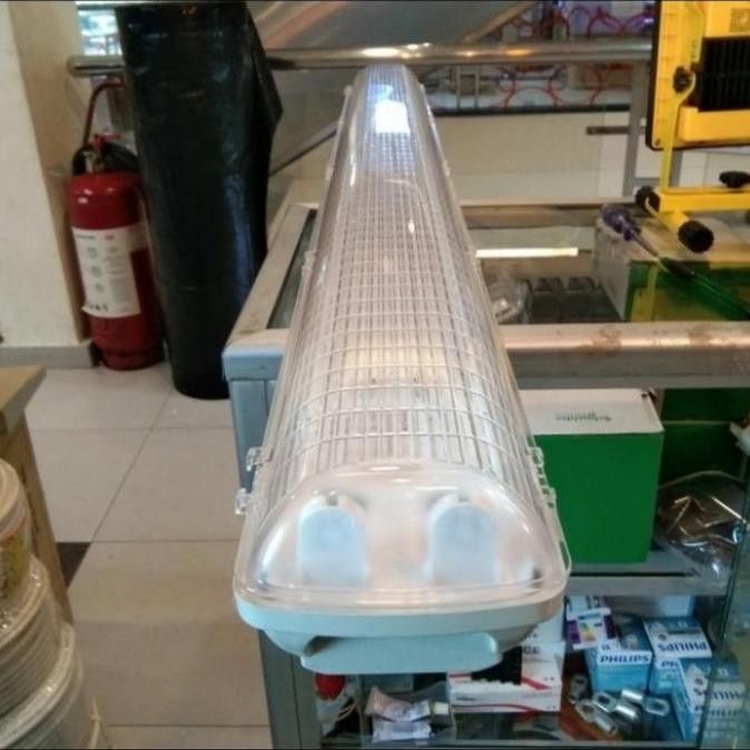 Kap Lampu Tl Waterproof 2X18 Watt + Lampu Tl Philips 8Watt 2X