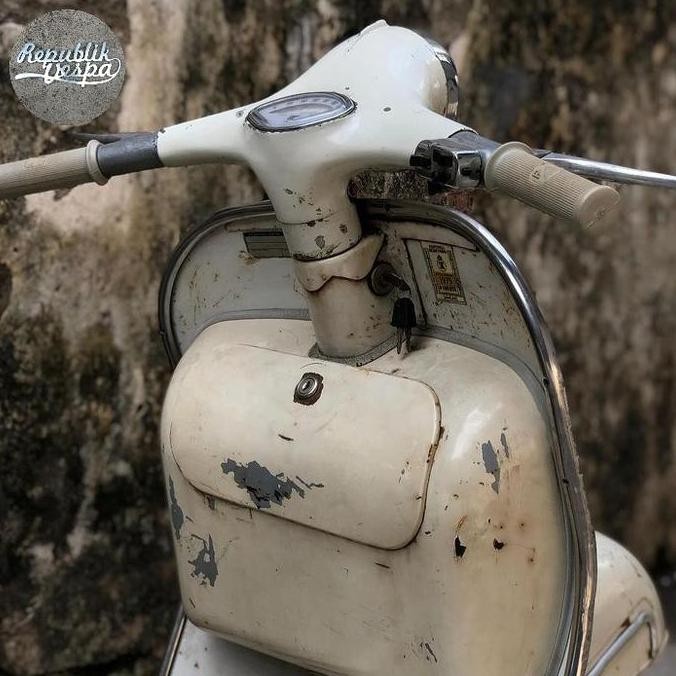 Glove box bagasi Vespa GS di aplikasikan ke Vespa 60s