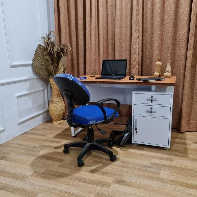 MEJA TULIS MEJA KANTOR MEJA STAF MEJA SEKERTARIS MT 566 ROT 1275