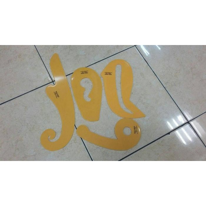 

Penggaris Pola Baju (Lekukan)