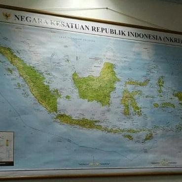 Peta Indonesia Bingkai Kayu Lapis Kain New