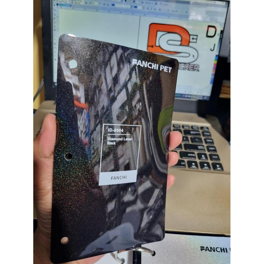 

Baru 50CM Sticker FANCHI ID-8904 LS904 Diamond Laser Black PET per 50CM