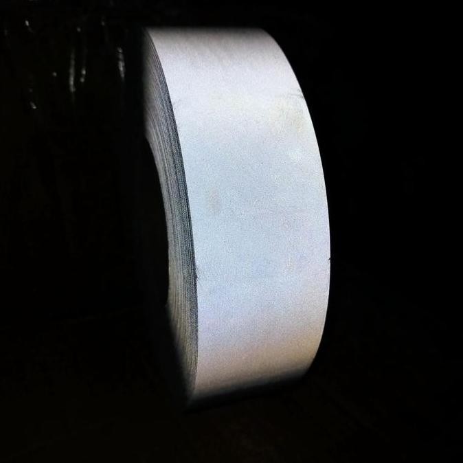 

Pita Kain - Scotlite Kain - Scotlite Baju - Stiker Jahit 5 Cm New Stok